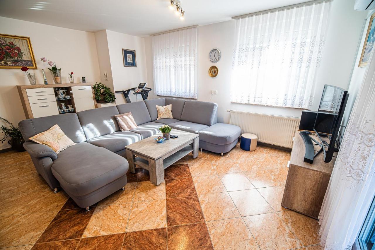 Apartment Zelimlje Škofljica Oda fotoğraf