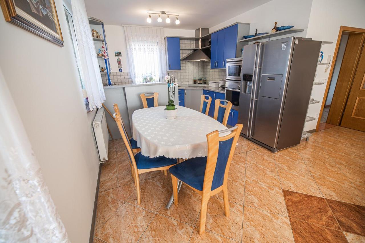 Apartment Zelimlje Škofljica Oda fotoğraf